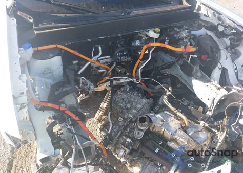 2024 Ford Maverick Xlt z USA, uszkodzony, nr VIN 3FTTW8H33RRB52957